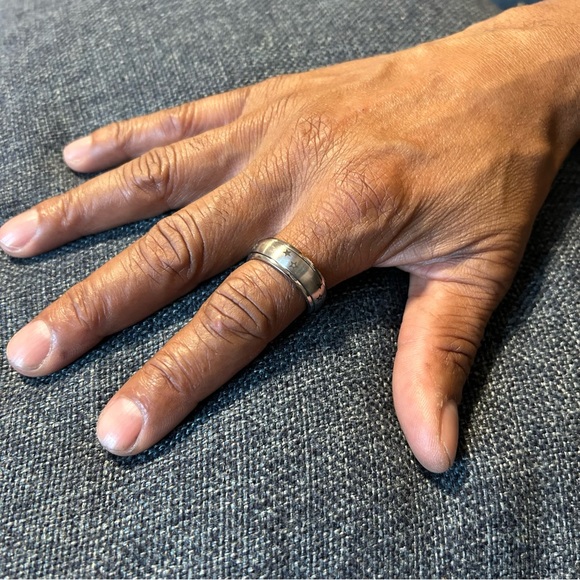 Side 12.5 men’s spinner/fidget ring - stainless steel with star details - Picture 1 of 4